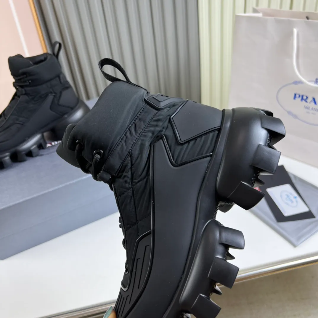 Men's shoes 💰620💰 [PRADA] Autumn and winter hot men's shoes shipped 👏Official website synchronized ⬆️Original fly-knit film fabric + cowhide lining, 1⃣️:1⃣️reproduction, original sole, 38-45 (45. Customized, non-refundable)